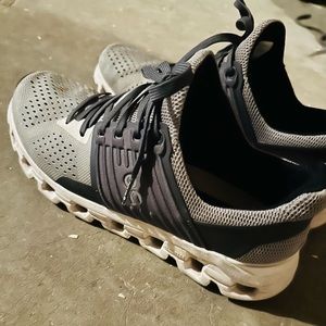 Women’s OnCloud Swift Sneakers